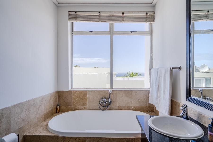 2 Bedroom Property for Sale in Camps Bay Western Cape